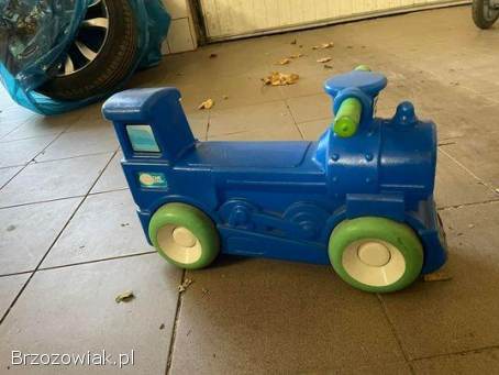 Zabawkowa lokomotywa dla dziecka