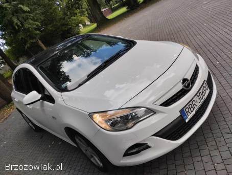 Opel Astra 2011