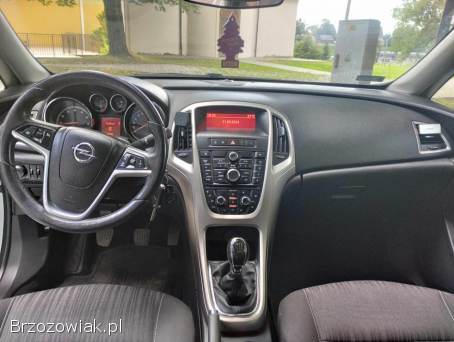 Opel Astra 2011