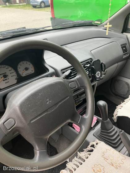Mitsubishi Space Runner 1996