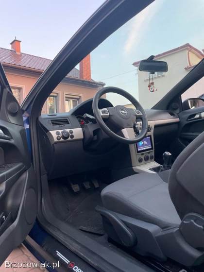 Opel Astra GTC 2008
