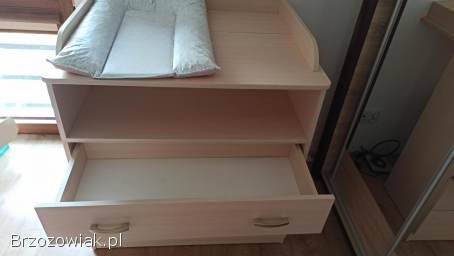 Łóżeczko z komodą z przewijakiem