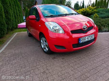 Toyota Yaris 1.  0 B  2010