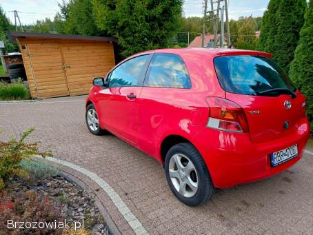 Toyota Yaris 1.  0 B  2010