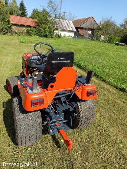 Traktor.  Kubota.  ciągnik