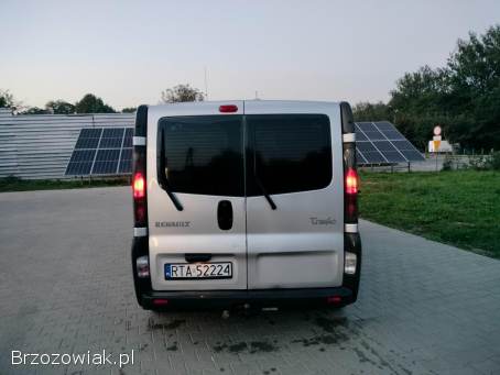 Renault Trafic 9 osób  2005