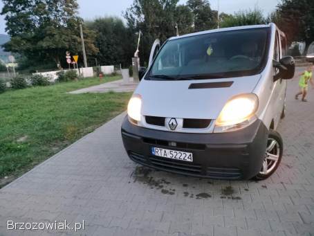 Renault Trafic 9 osób  2005