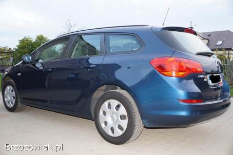 Opel Astra J SPORTS TOURER 2012