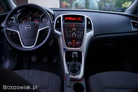 Opel Astra J SPORTS TOURER 2012