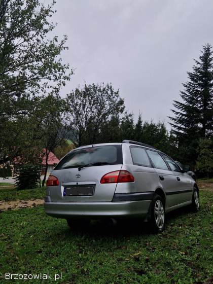 Toyota Avensis 1.  6 2002