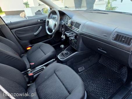 Volkswagen Golf 1.  4 1WŁ Igła 2000