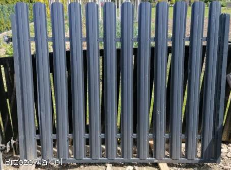 Ogrodzenie z sztachet metalowych wraz z bramą dwuskrzydłową i furtką