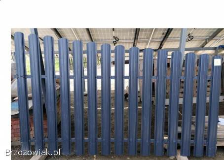 Ogrodzenie z sztachet metalowych wraz z bramą dwuskrzydłową i furtką