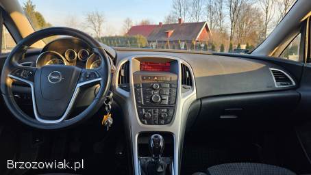 Opel Astra J 2009