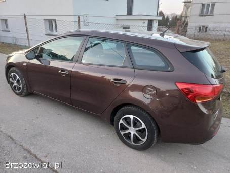 Kia Cee'd Benzyna 1.  6 16V 2013