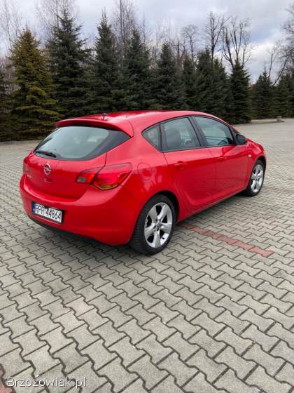 Opel Astra J 2010