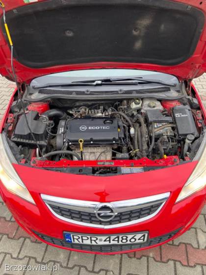 Opel Astra J 2010