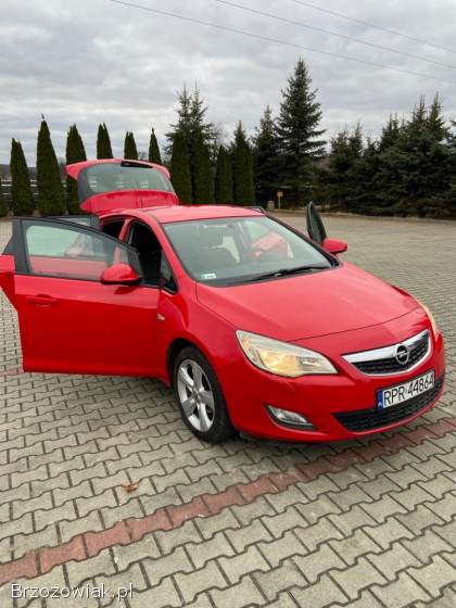 Opel Astra J 2010