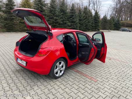 Opel Astra J 2010