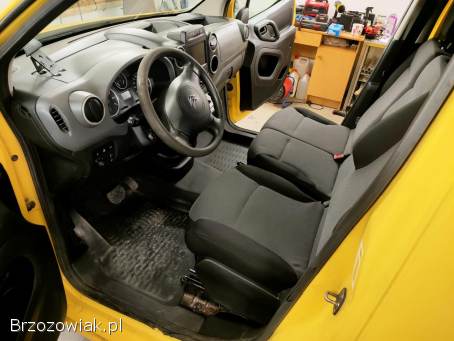 Citroen Berlingo 1.  6Hdi 100KM 2018 VAT 23 niski przebieg 3 miejsca VAN OKAZJA