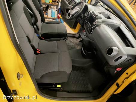 Citroen Berlingo 1.  6Hdi 100KM 2018 VAT 23 niski przebieg 3 miejsca VAN OKAZJA