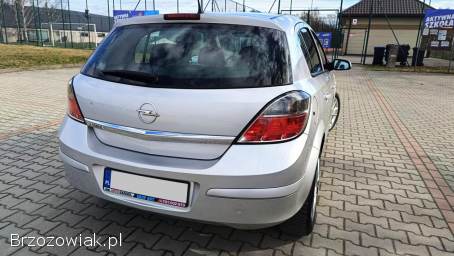 Opel Astra LIFT 1.  6 LPG ALU 2009