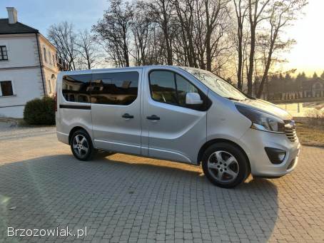 Opel Vivaro 1.  6 diesel 9 osobowy 2018 r.