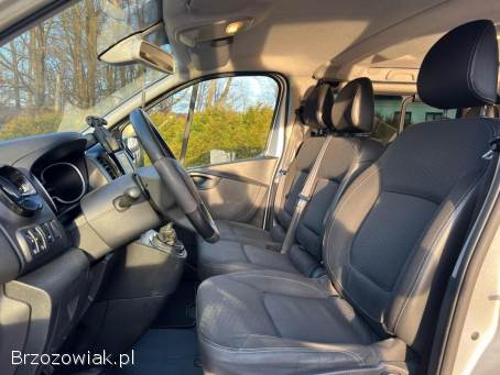 Opel Vivaro 1.  6 diesel 9 osobowy 2018 r.