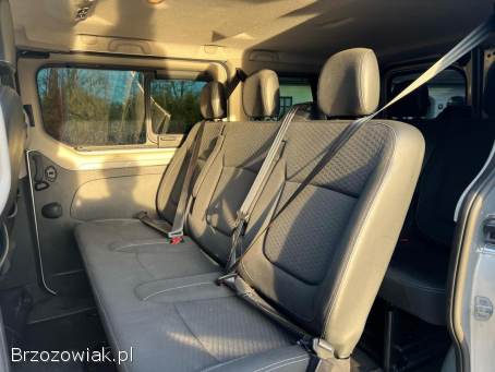 Opel Vivaro 1.  6 diesel 9 osobowy 2018 r.