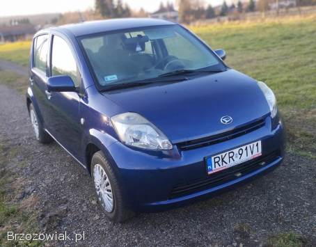 Daihatsu Sirion 1.  0benzyna 2005  2005