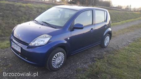 Daihatsu Sirion 1.  0benzyna 2005  2005