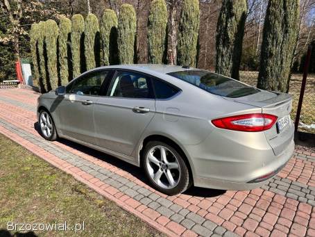 Ford Fusion SE USA 2015