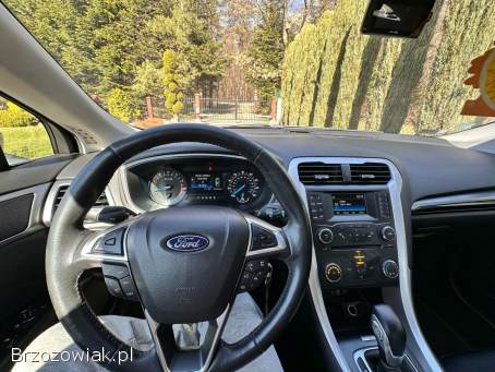Ford Fusion SE USA 2015