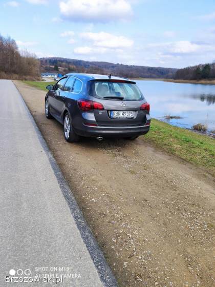 Opel Astra J 2011