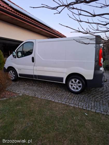 Renault Trafic 2.  0