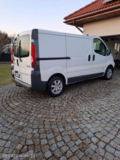 Renault Trafic 2.  0