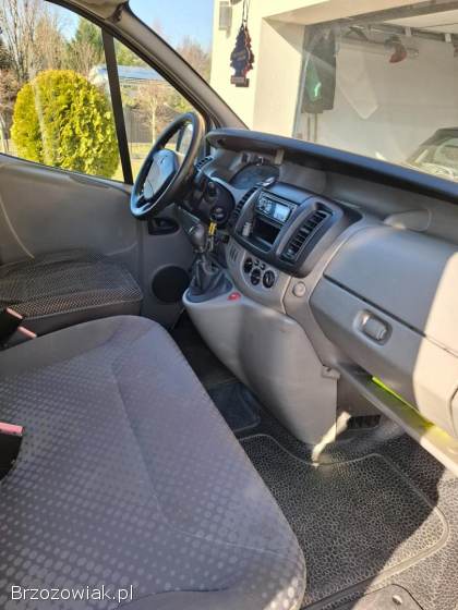 Renault Trafic 2.  0