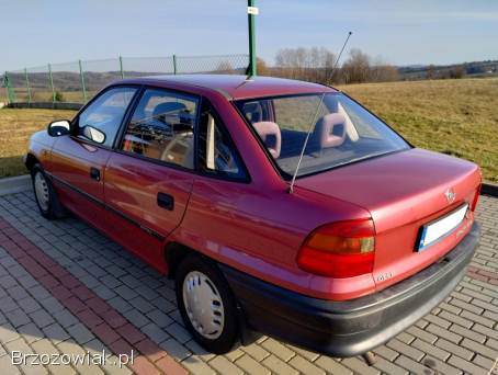 Opel Astra 1.  4 8v+GAZ.   2000