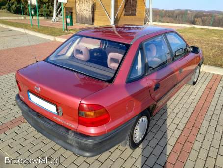 Opel Astra 1.  4 8v+GAZ.   2000