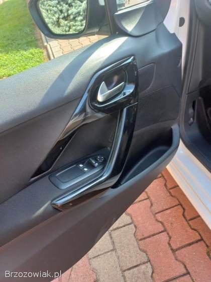 Peugeot 208 Osobowy 2016