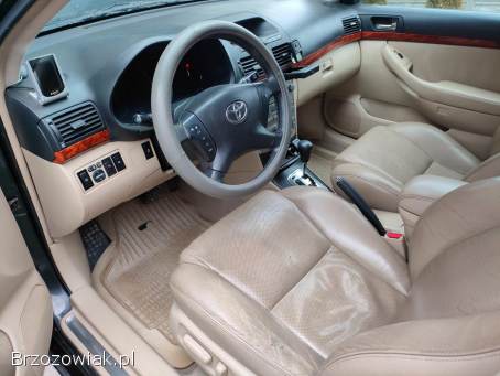Toyota Avensis 2004
