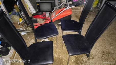 Stół plus krzesła