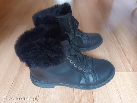 Kobiece skórzane i ocieplane buty zimowe Tamaris w rozmiarze: 40 (wkładka 26 cm)