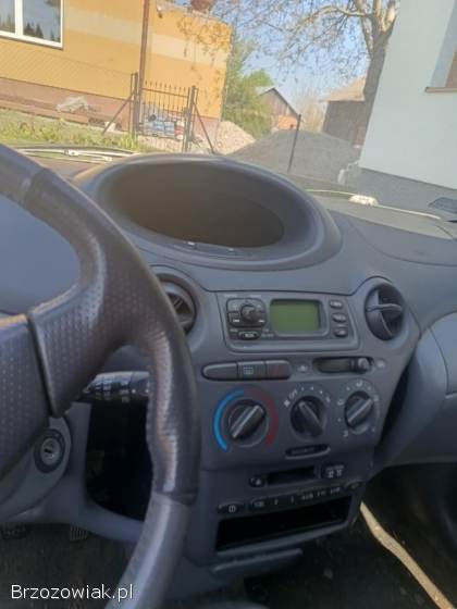 Toyota Yaris Luna 2001