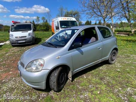 Toyota Yaris 1.  0 benzyna 2002