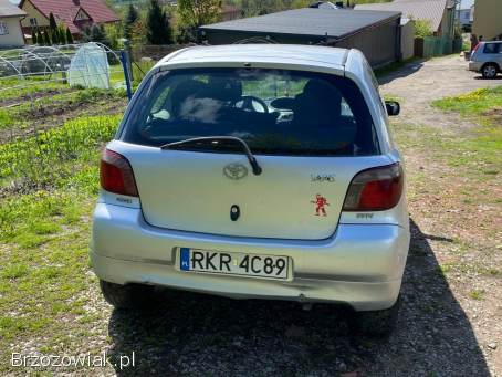 Toyota Yaris 1.  0 benzyna 2002