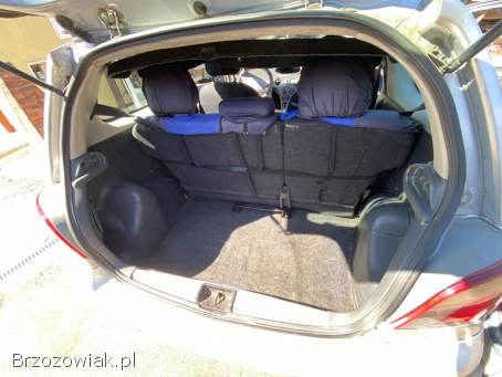 Toyota Yaris 1.  0 benzyna 2002