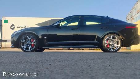 Kia Stinger GT 3.  3 V6 AWD 2017