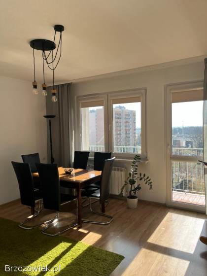Sprzedam mieszkanie 3 pokoje Krosno w centrum ul Grodzka winda 68.  6 m2
