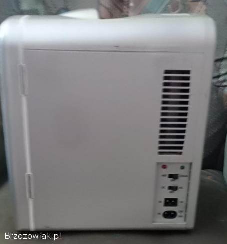Mała lodówka turystyczna 230 V i 12 V